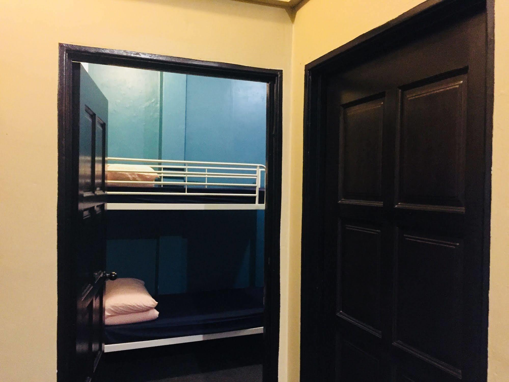 Olive Flashpackers, Melaka Экстерьер фото